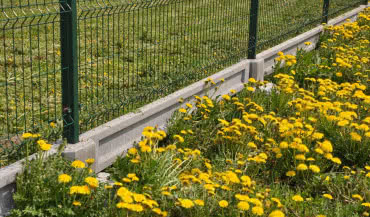 Firma JONIEC zachęca do zapoznania się z instrukcją montażu podmurówek. 
